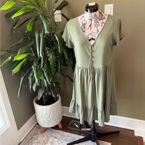 Papillon Women’s Green Dress Size Medium